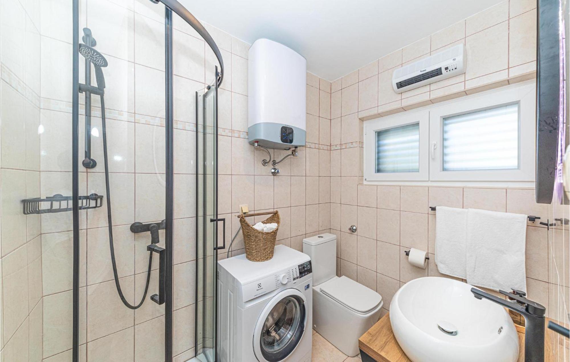 3 Bedroom Lovely Home In Jadrija Esterno foto